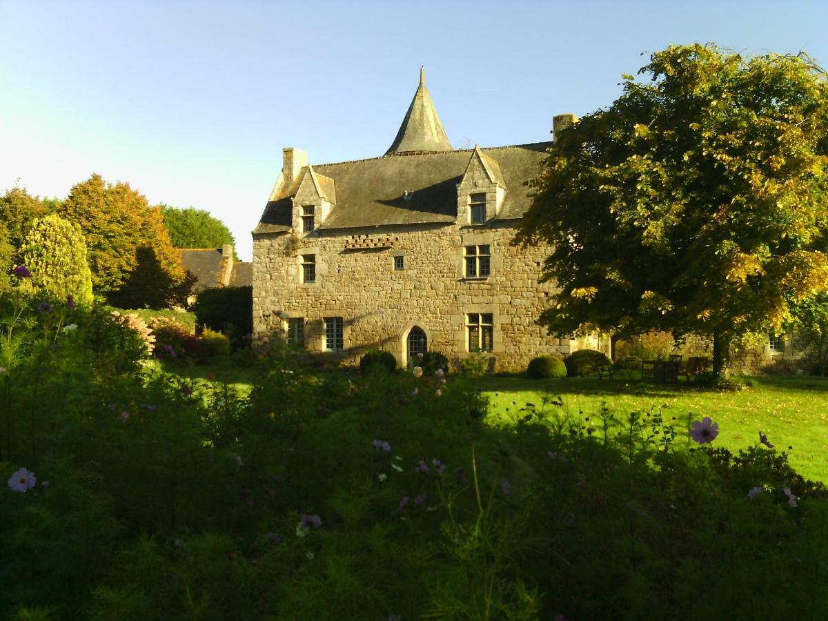 Ploubezre Manoir De Kerguereon Bed & Breakfast エクステリア 写真